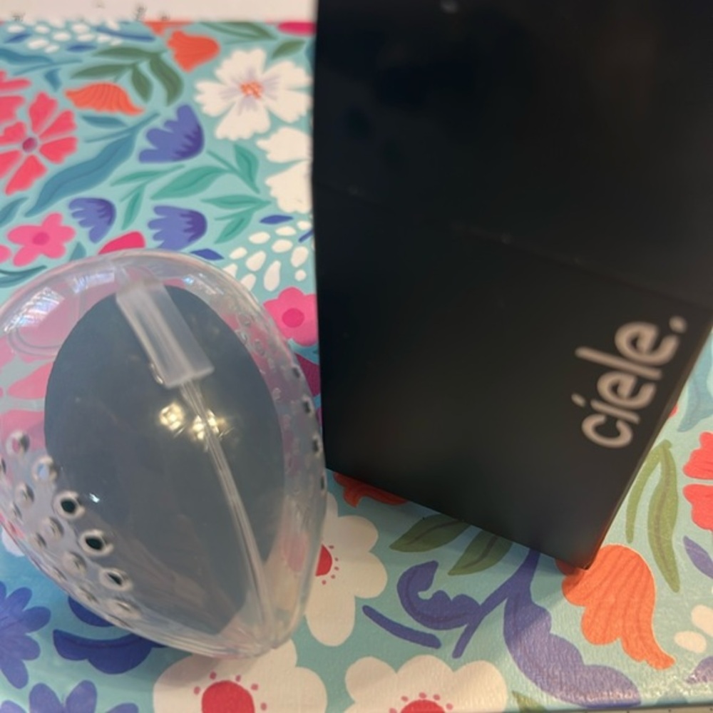 Ciele Make Up Sponge, brand new with case